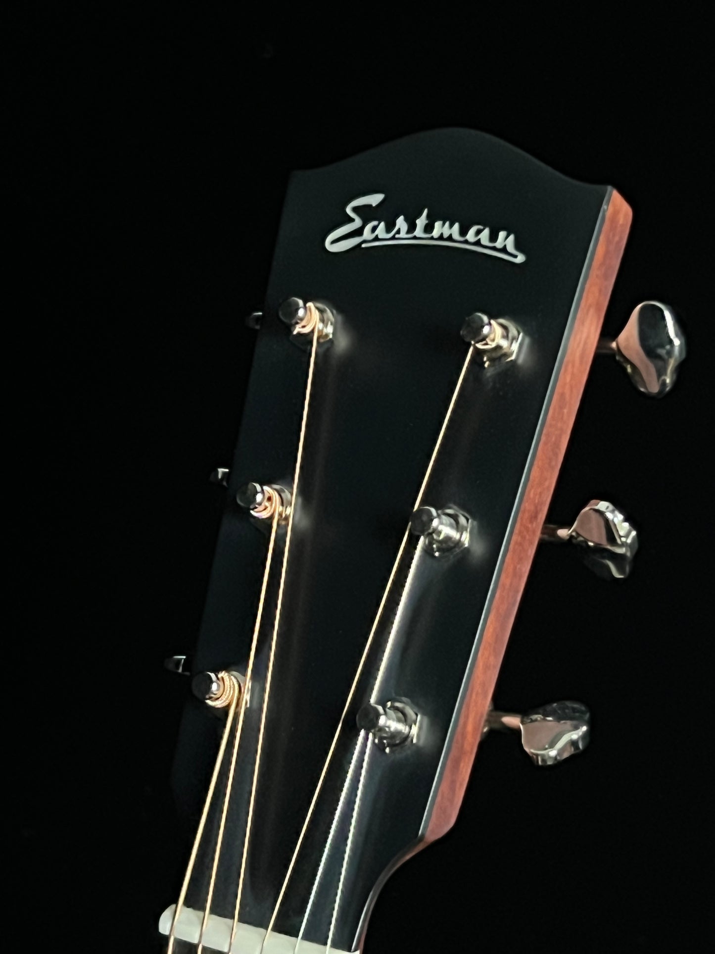 SOLD - Eastman E1SS-SB Slope Shoulder Sunburst Acoustic Guitar Solid Sitka Spruce / Solid Sapele - New