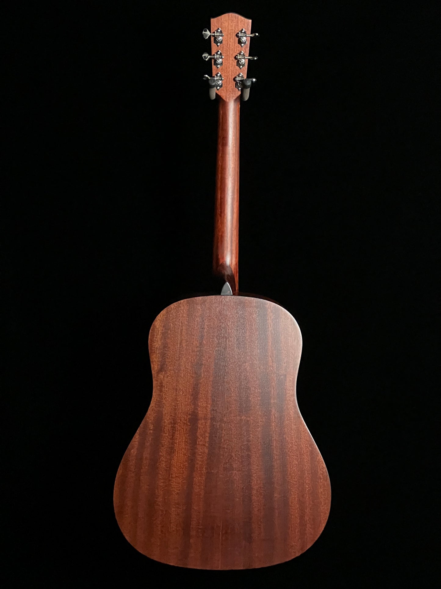 SOLD - Eastman E1SS-SB Slope Shoulder Sunburst Acoustic Guitar Solid Sitka Spruce / Solid Sapele - New