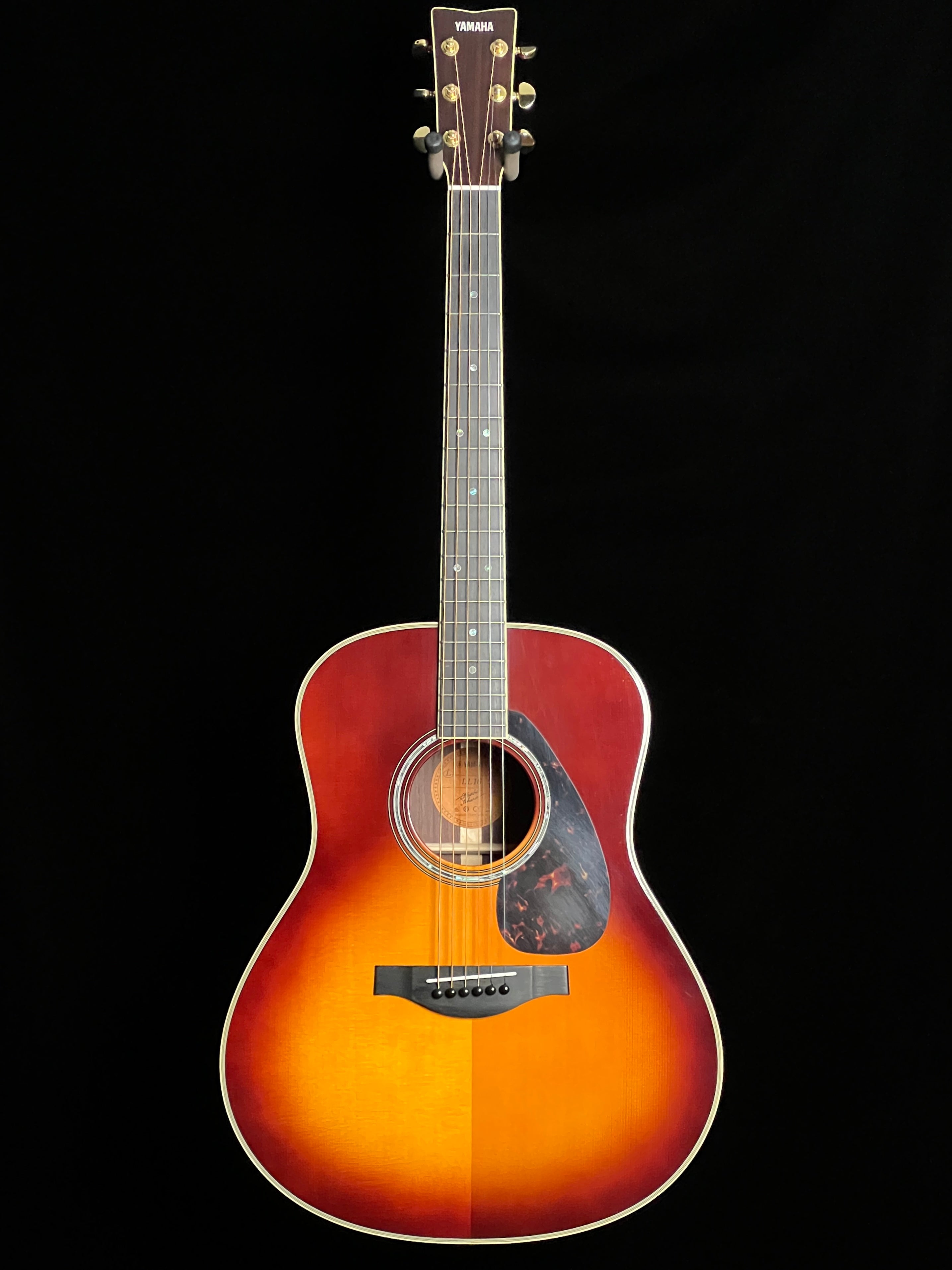 Yamaha LL16 ARE L-Series Jumbo Sunburst Acoustic/Electric Guitar - Used